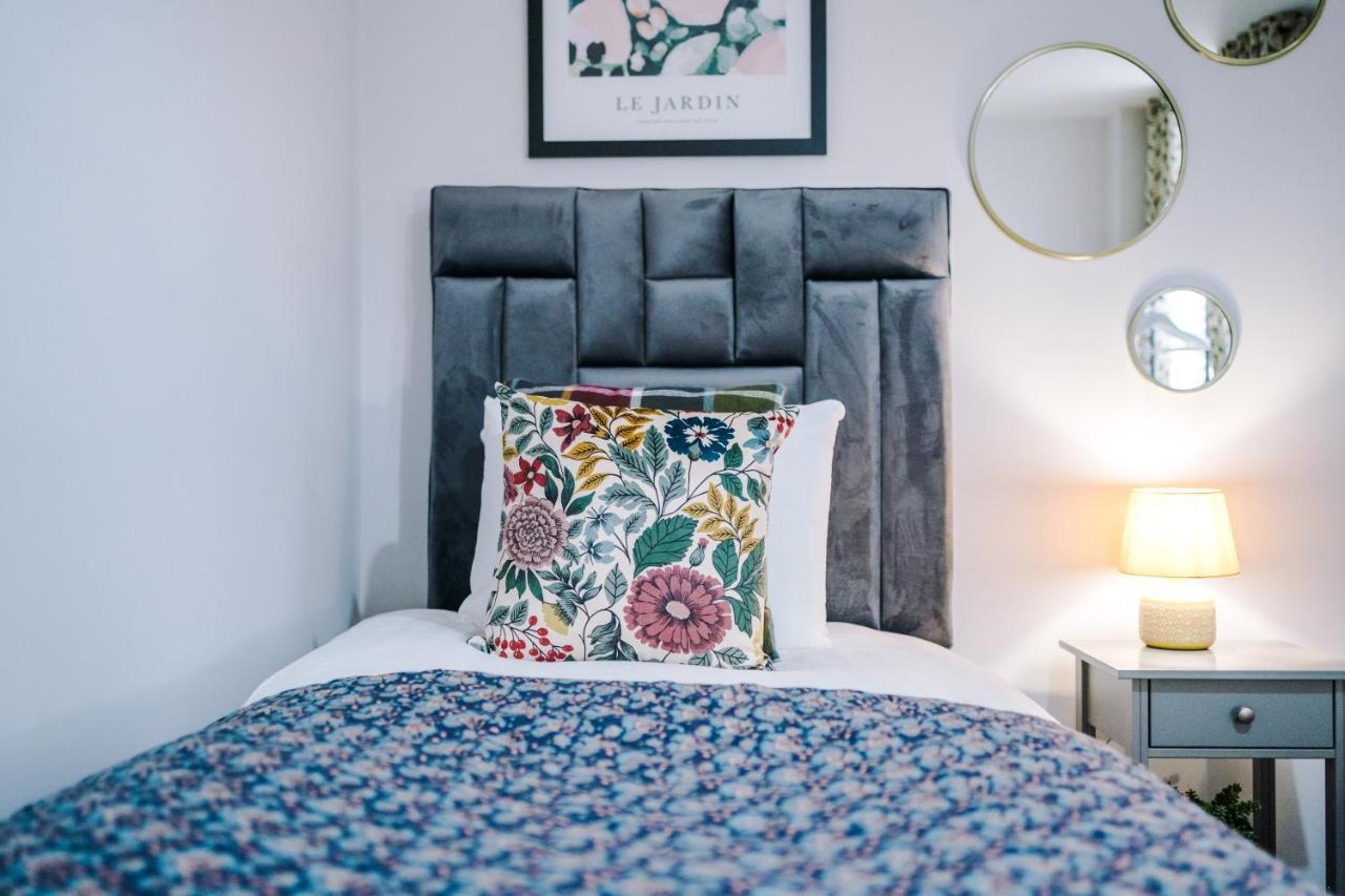 Hearsall Place Serviced Apartment โคเวนทรี ภายนอก รูปภาพ